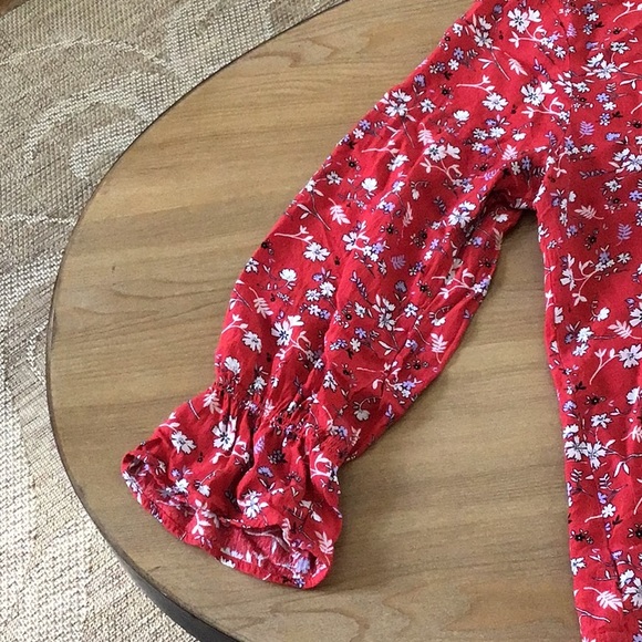 Fun red top - Picture 4 of 7